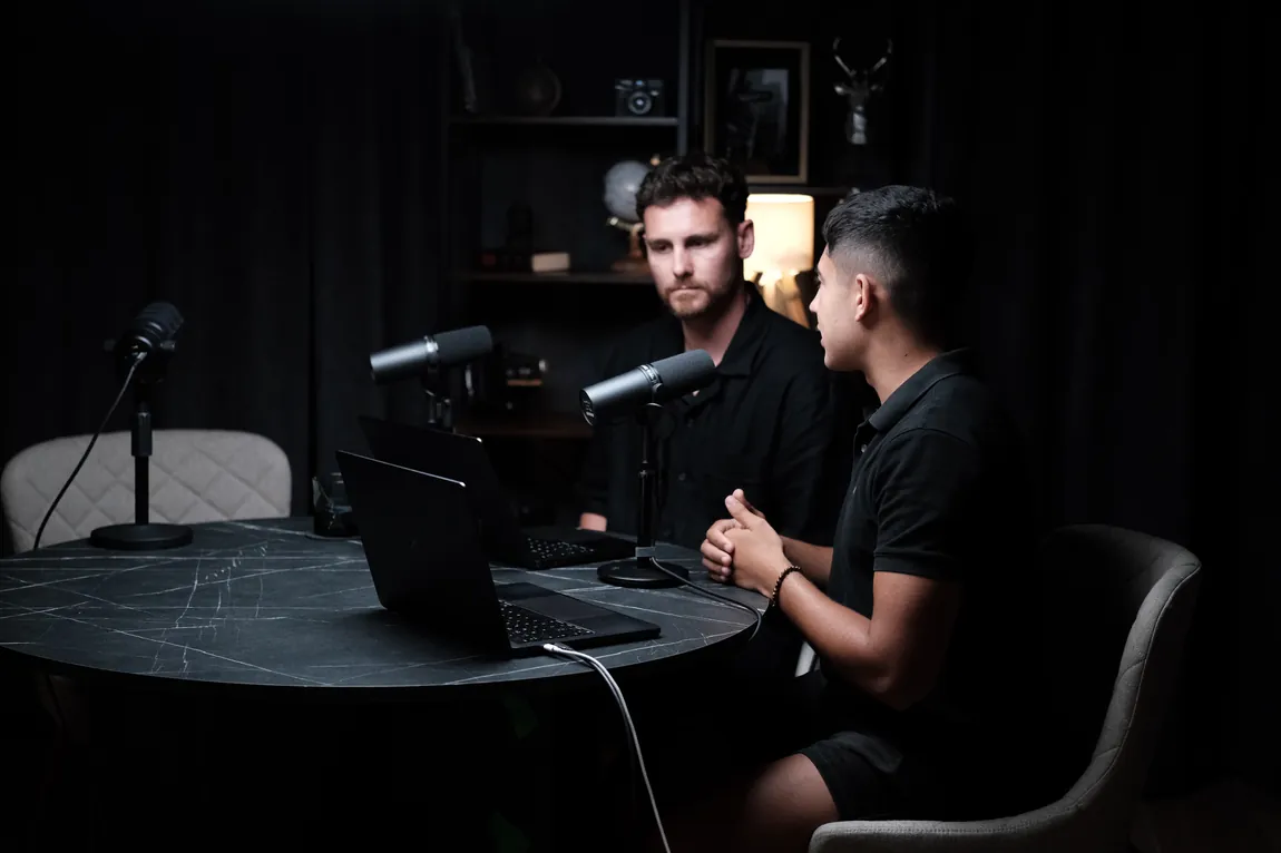 Dark Lounge, Mesa de mármol · entrevista — Palette Studio Valencia