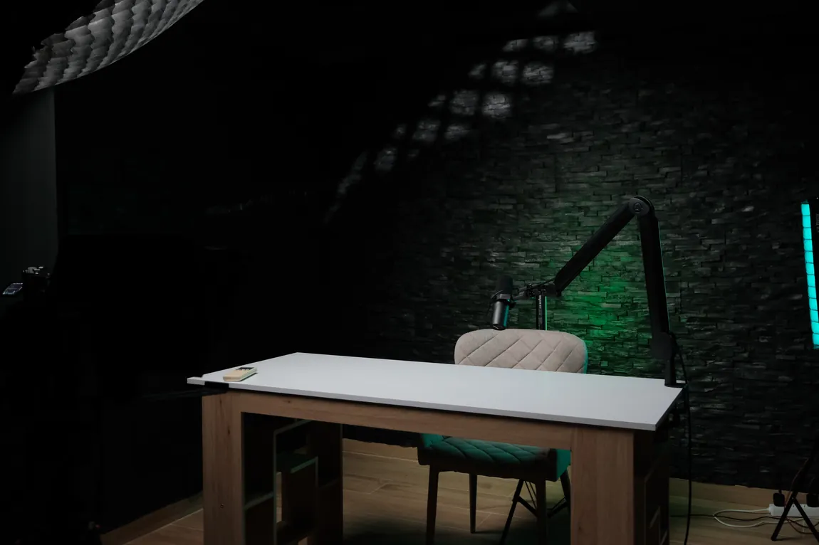 Monolith, Con mesa · producto — Palette Studio Valencia